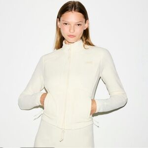 NWOT Skims Outdoor Fleece Fitted Jacket Ecru Size XL